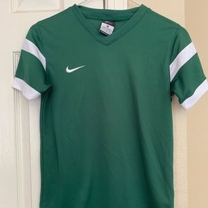 Nike Boys Dri-Fit Shirt Size M